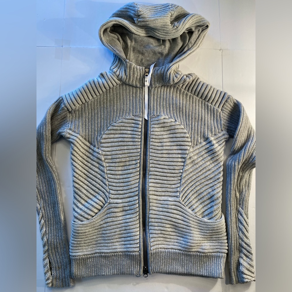Lululemon Embrace Hoodie * Knit  Large (10/12) EUC - Picture 2 of 6
